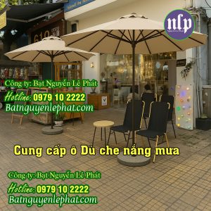 Dù che nắng ngoài trời